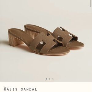 NIB Hermes Oasis Women's Sandal Etoupe 38